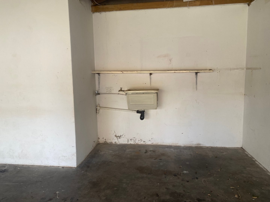 4 Bedroom Property for Sale in Nahoon Valley Park Eastern Cape